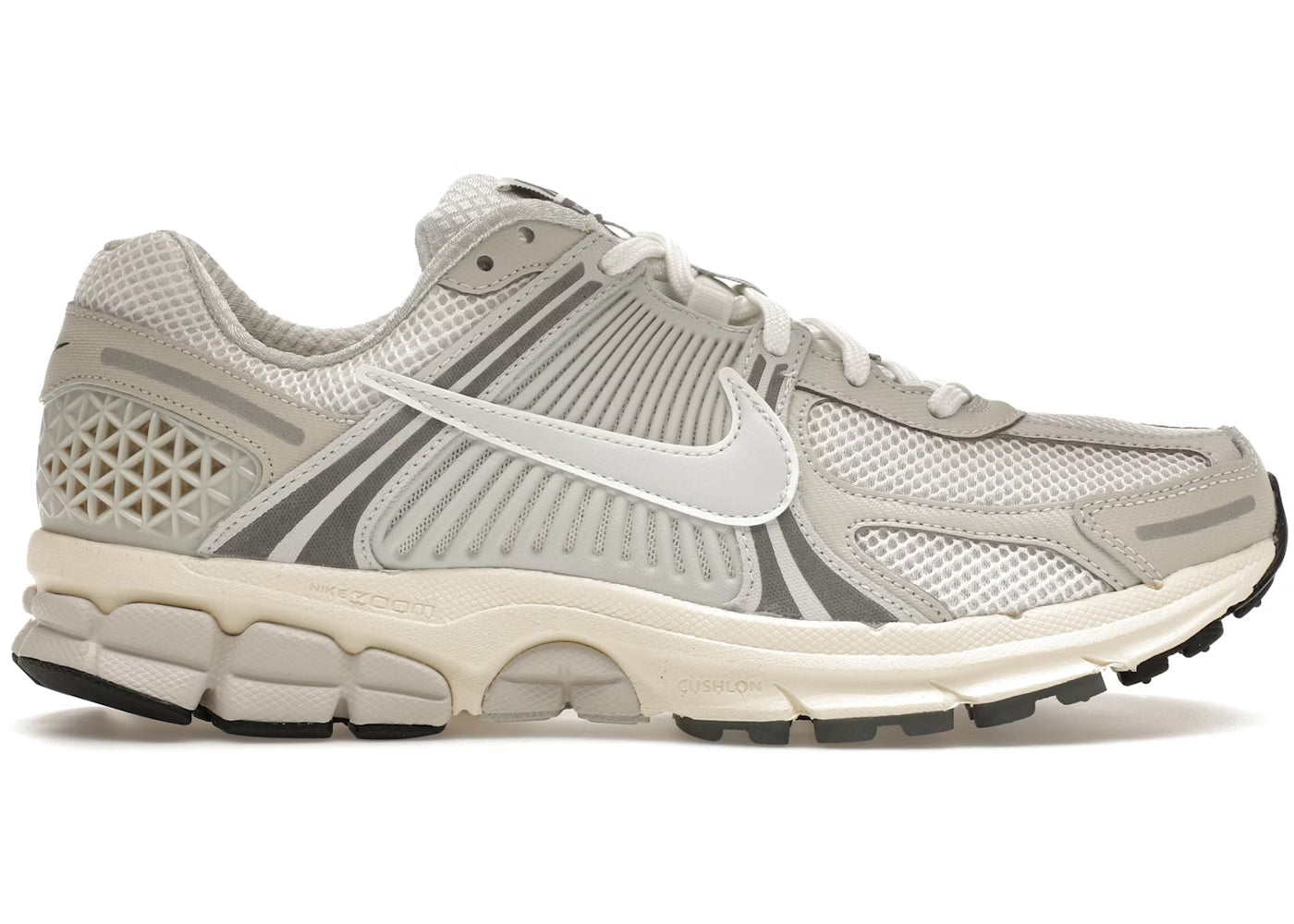 NIKE VOMERO 5