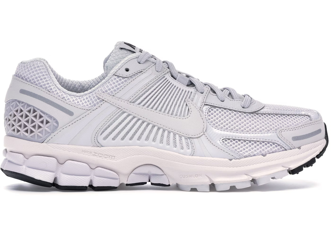 NIKE VOMERO 5